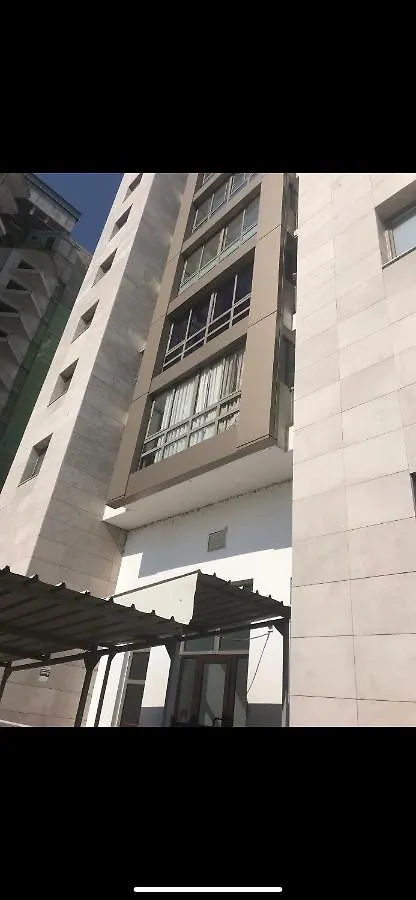 Queen Beds With Underground Parking 부쿠레슈티 0*,  루마니아